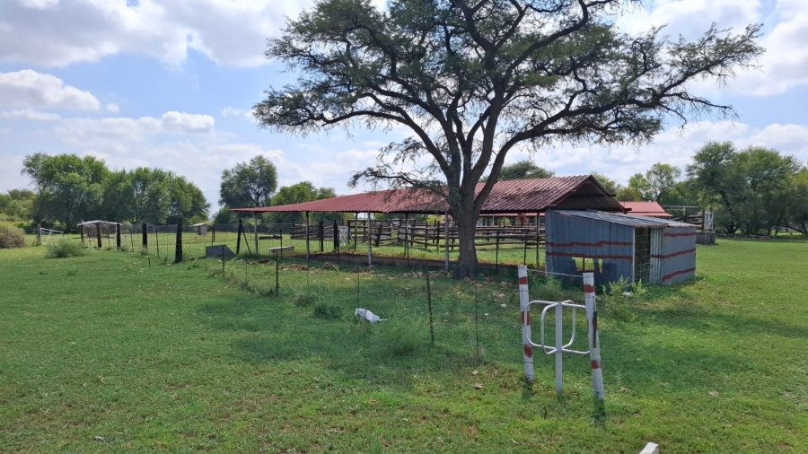 4 Bedroom Property for Sale in Jan Kempdorp Rural Northern Cape